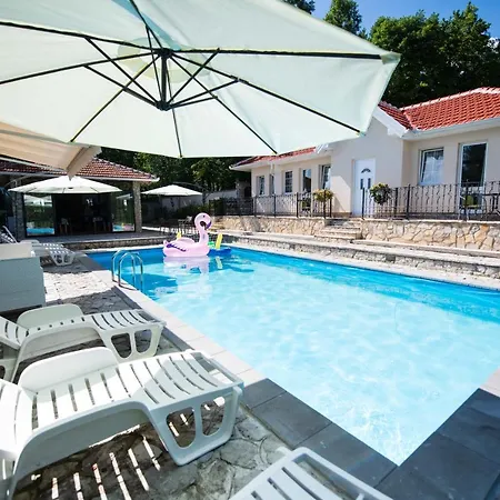 Garden Club Appartement *