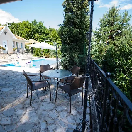Garden Club Apartment Sarajevo