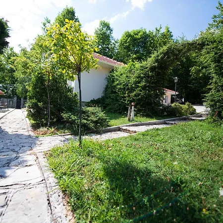 Garden Club Apartment Sarajevo